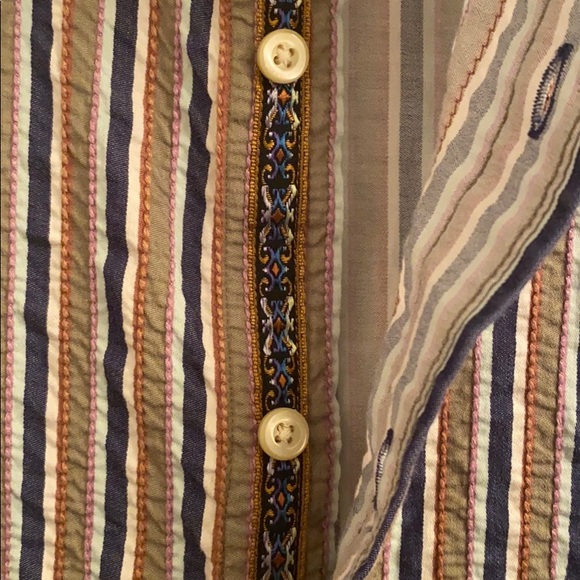 Robert Graham Button up - Picture 4 of 8